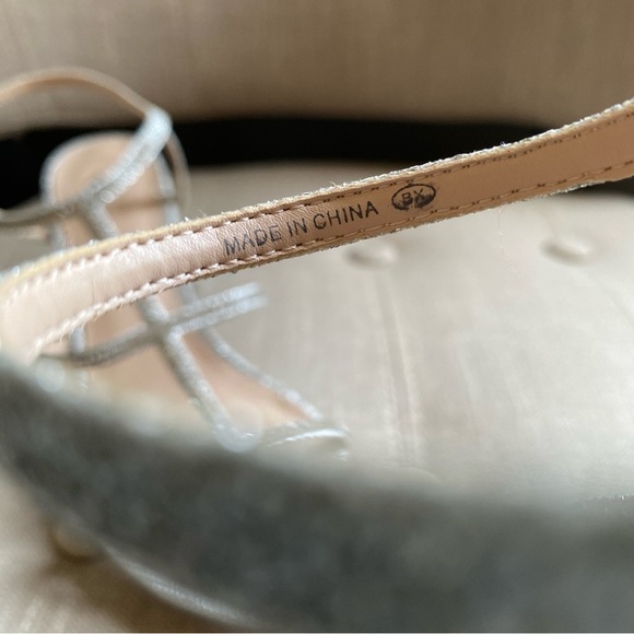 NEW Touch of Nina Sparkly Silver Heeled Sandals Block Heel - Picture 9 of 9